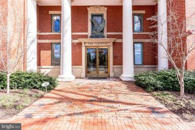 Main picture of 955 26th St NW