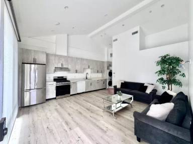 Main picture of 28 Shadyspring Dr