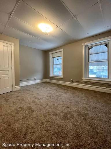 Main picture of 32 S Franklin St