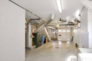 Main picture of 885 Duncan St