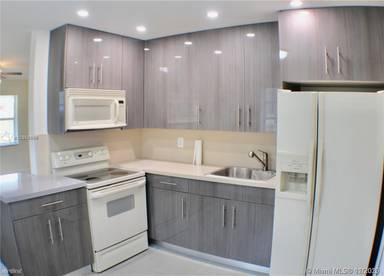 Main picture of 720 SW 6th Ave
