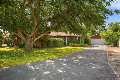Main picture of 14945 Merrill Ave