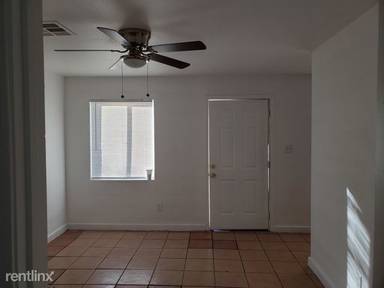 Main picture of 3323 W Monroe St