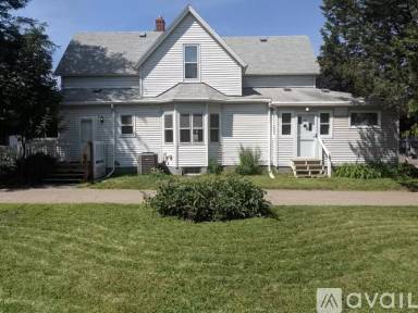 Main picture of 613 Bay St