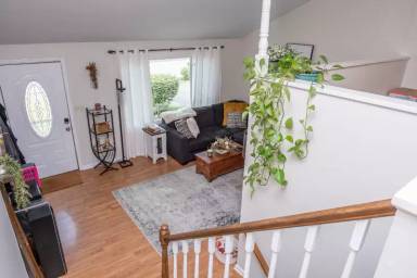Main picture of 98 Country Ln