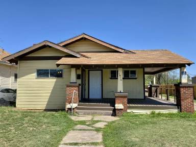 Main picture of 1916 9th St