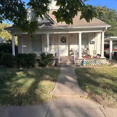 Main picture of 326 S Exposition St