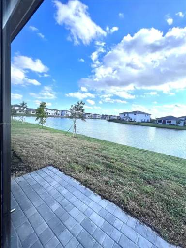 Main picture of 17406 SW 41st St
