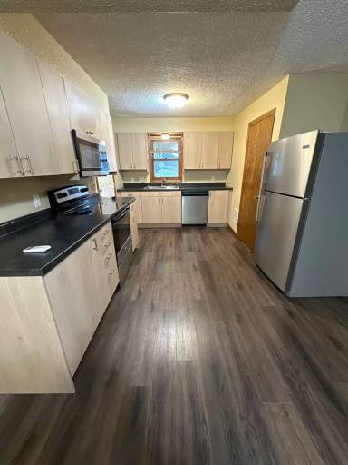 Main picture of 1001 - 1003 6th Ave SW