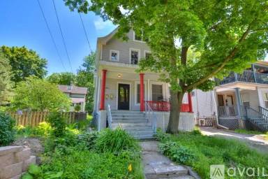 Main picture of 1111 E Gorham St