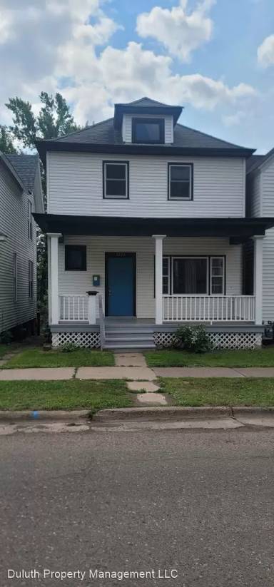 Main picture of 1226 E 3rd St