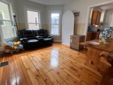 Main picture of 10 Lawton Ave