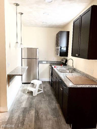 Main picture of 8 Brand Ave
