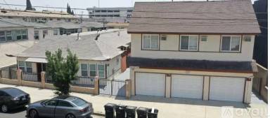 Main picture of 960 Yale St