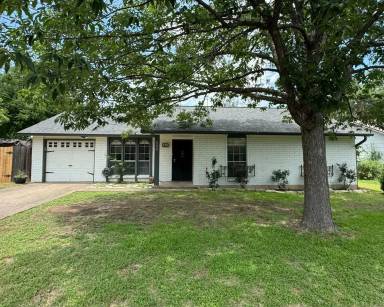 Main picture of 500 Thistlewood Dr