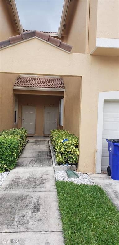 Main picture of 2907 Crestwood Ter