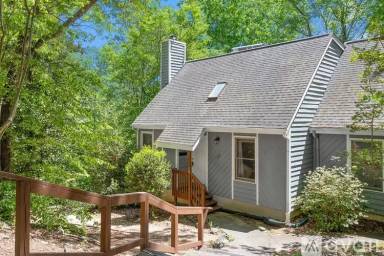 Main picture of 122 S Peak Dr
