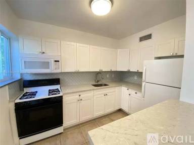 Main picture of 8125 Hawthorne Ave