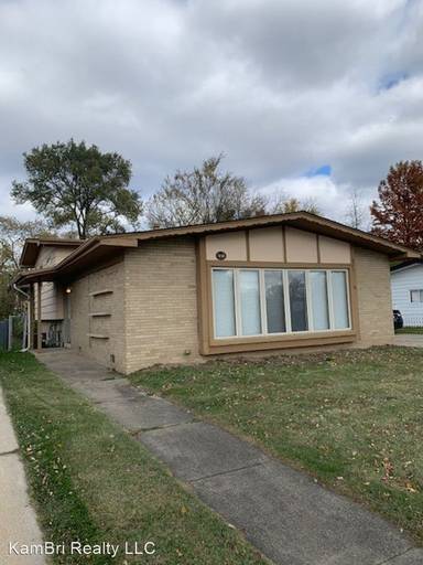 Main picture of 921 W 187th St