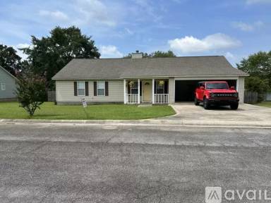 Main picture of 208 Camelot Dr