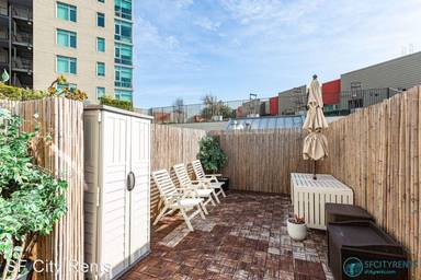 Main picture of 2027 Market St