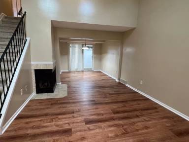 Main picture of 16 Walnut Cir