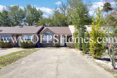 Main picture of 8 Viking Dr NW
