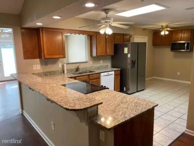 Main picture of 4294 Tanglewilde Dr S