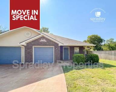 Main picture of 525B Pepper Spring Ct