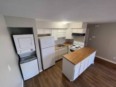 Main picture of 9827 Walnut St