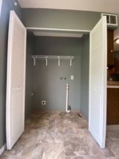 Main picture of 1402 County Road 6 E