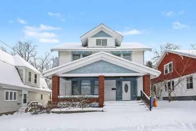 Main picture of 32 Fuller Ave SE