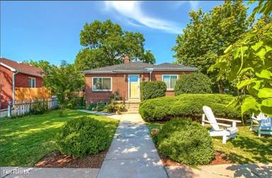 Main picture of 1547 Ames St