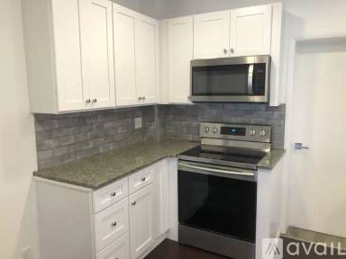 Main picture of 1021 Broadway