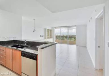 Main picture of 3232 SW 22nd St