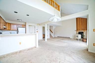 Main picture of 11 Village Rd