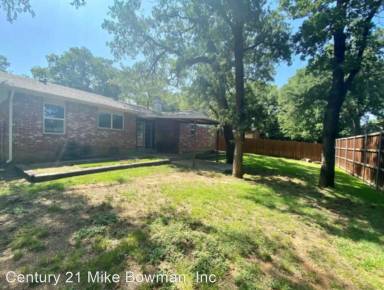 Main picture of 1007 N Lucas Dr