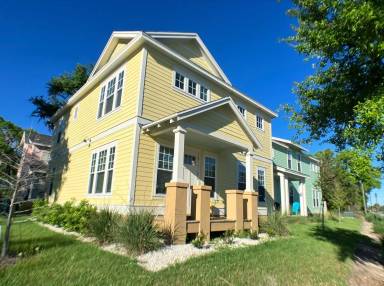 Main picture of 867 SW 5th Ter