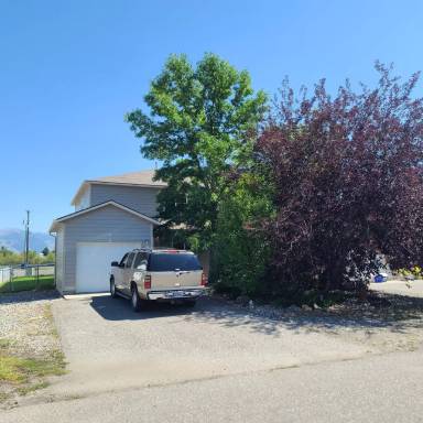 Main picture of 214 Quinella St