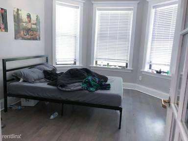 Main picture of 2136 N Sheffield Ave