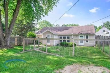 Main picture of 144 Conrad St NE