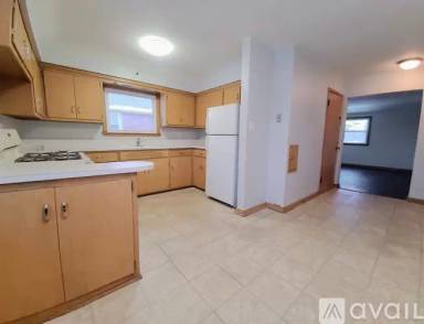 Main picture of 8826 W Capitol Dr