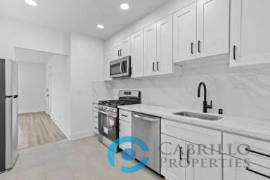 Main picture of 128 Kalmia St