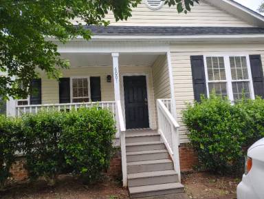 Main picture of 6001 Mullens Dr