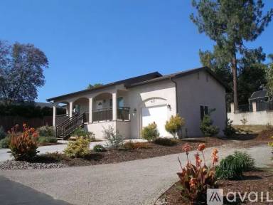 Main picture of 977 W 15th Ave