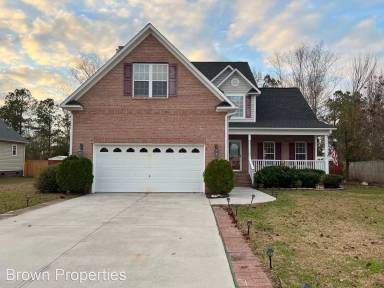 Main picture of 220 Newport Dr