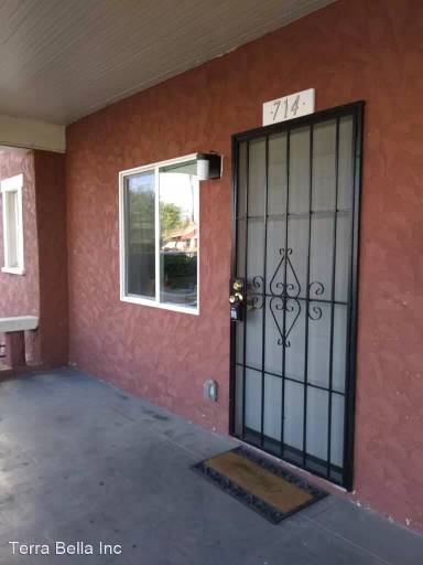 Main picture of 712 W 46th St