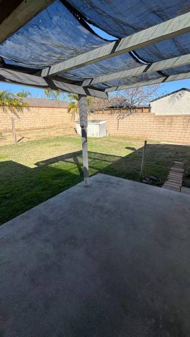 Main picture of 2513 E Laurel Valley Ln