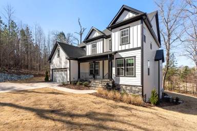 Main picture of 66 Sweet Meadow Ln