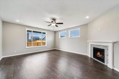 Main picture of 11208 Apple Ln NE